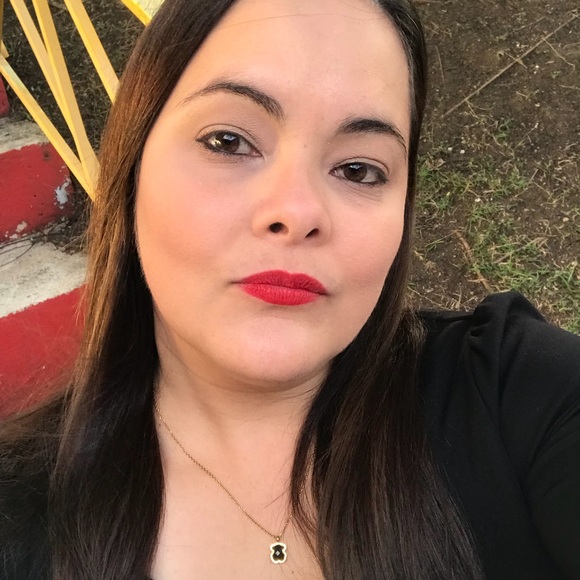 Meet your Posher, Doris - Picture 2 of 4